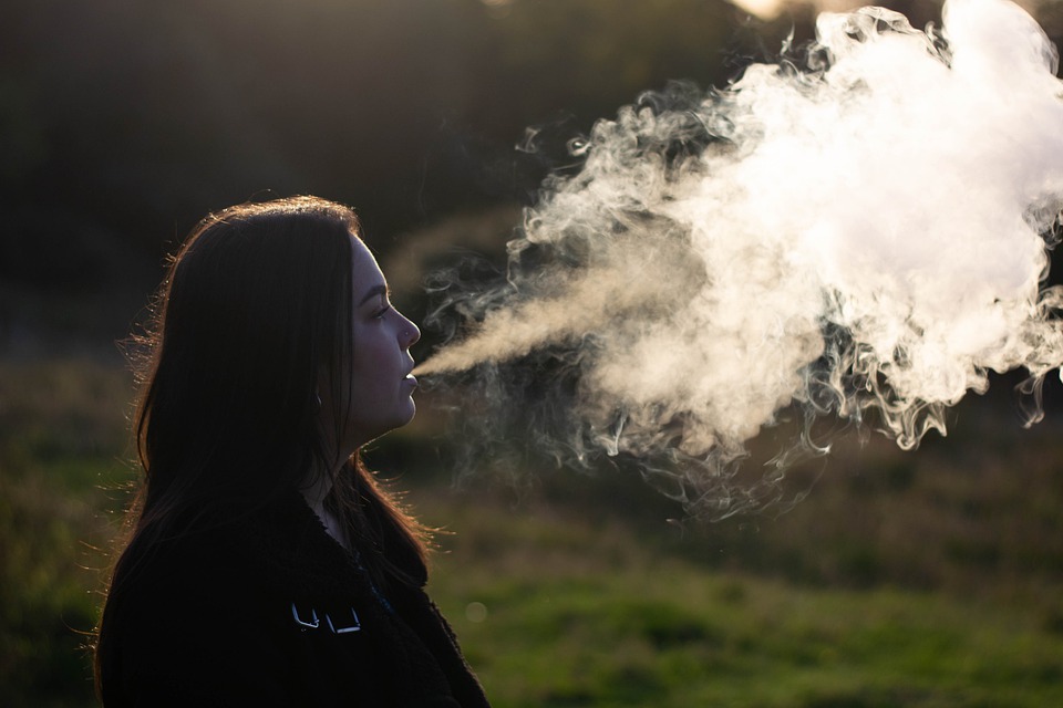 girl vaping